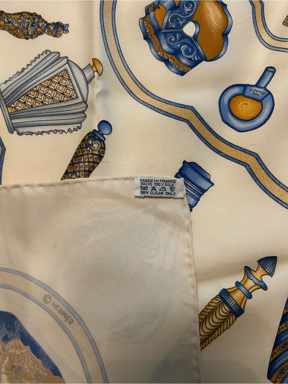 Vintage Hermes Cream, Blue and Gold Silk Scarf Carré 90 - Picture 5 of 7